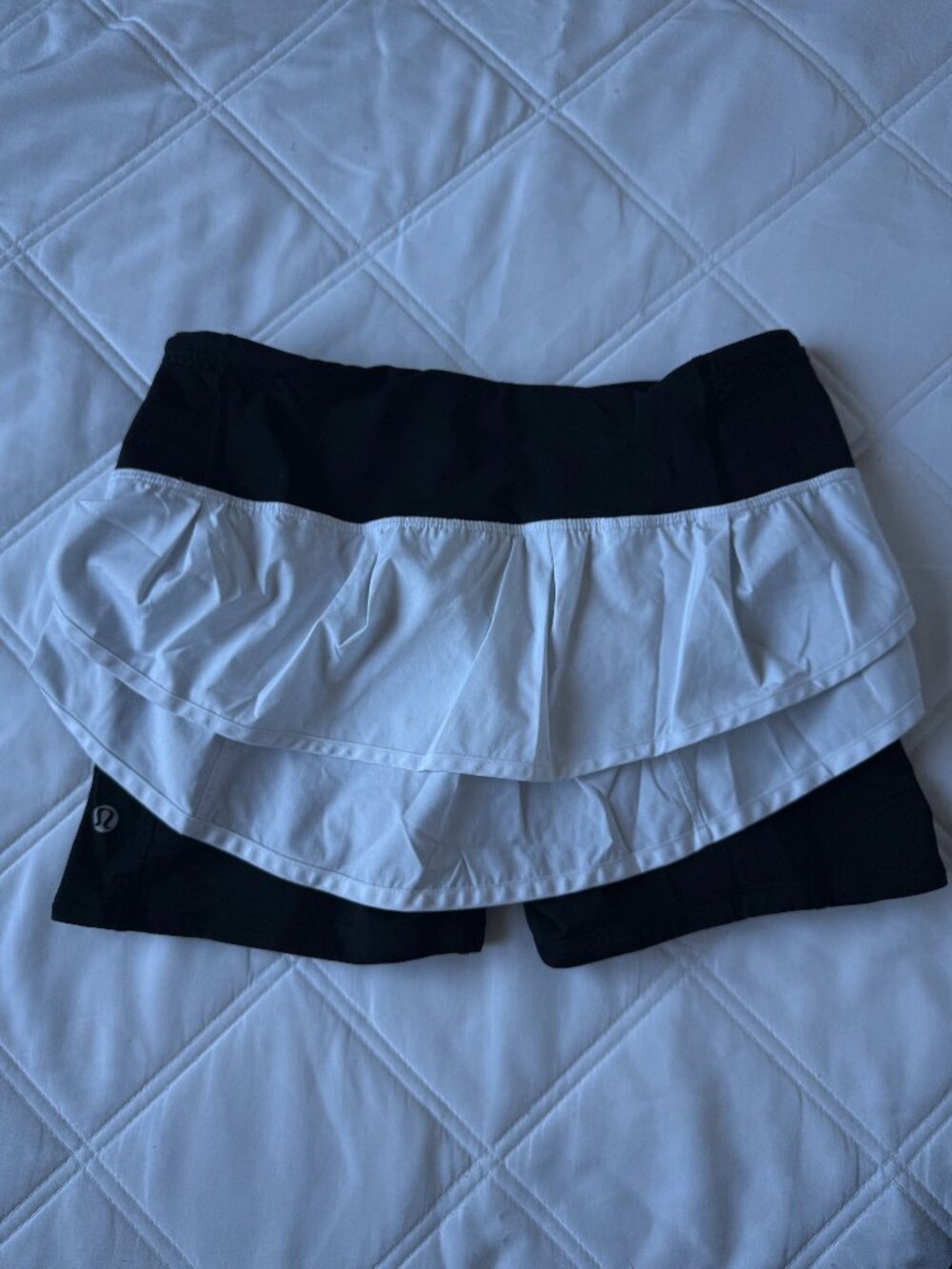 Lululemon Black White Running Shorts Adjustable Waist Size 6